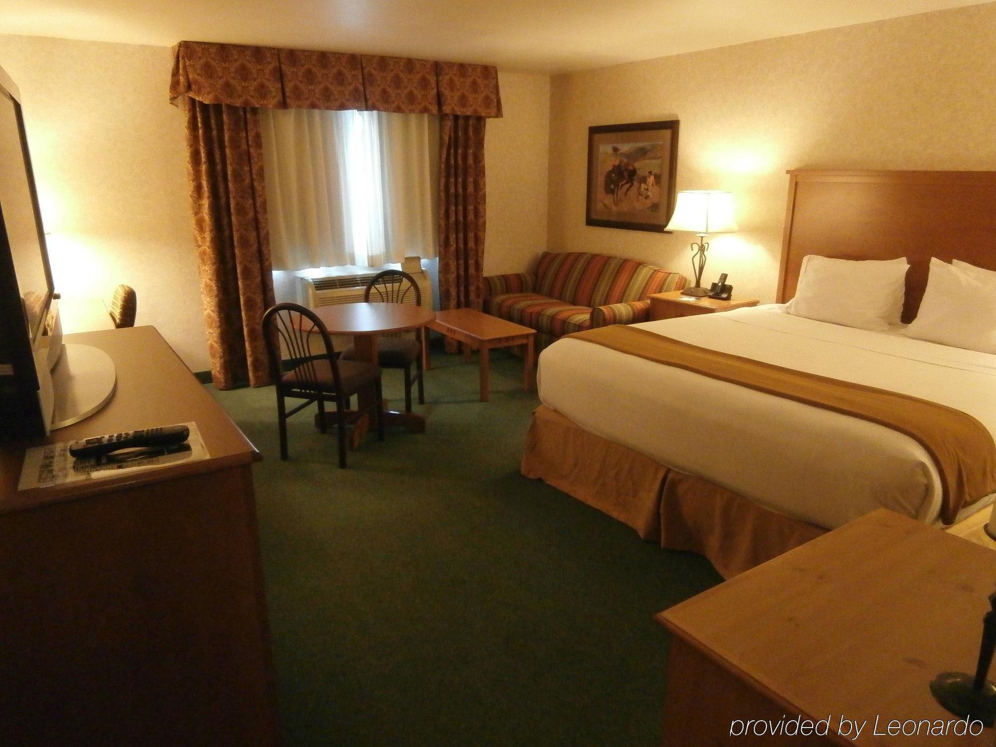 Holiday Inn Express Hotel & Suites Raton By Ihg מראה חיצוני תמונה